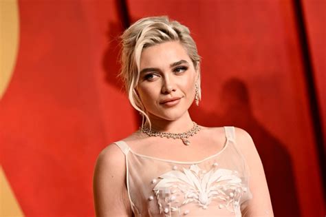 Florence Pugh and other stars free the nipple at Oscars Vanity。